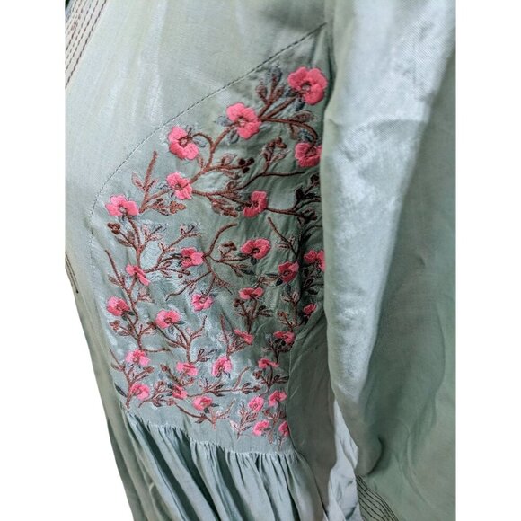 Kanyaka Womens NEW Diwali Dress Size Medium Sage Green Embroidered Pink Flowers - Picture 3 of 7